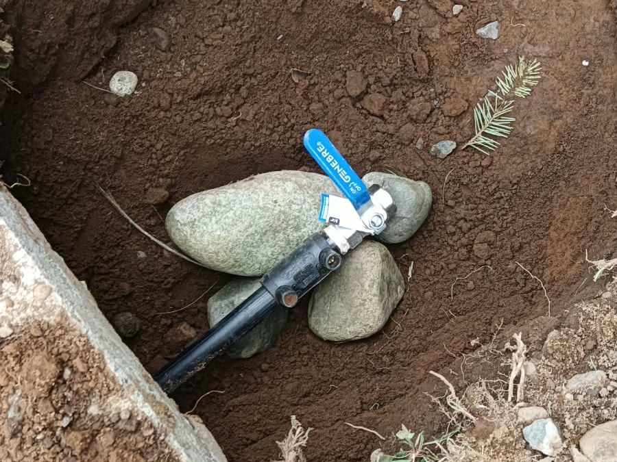 Arranque domiciliario de agua potable con llave de paso en excavación